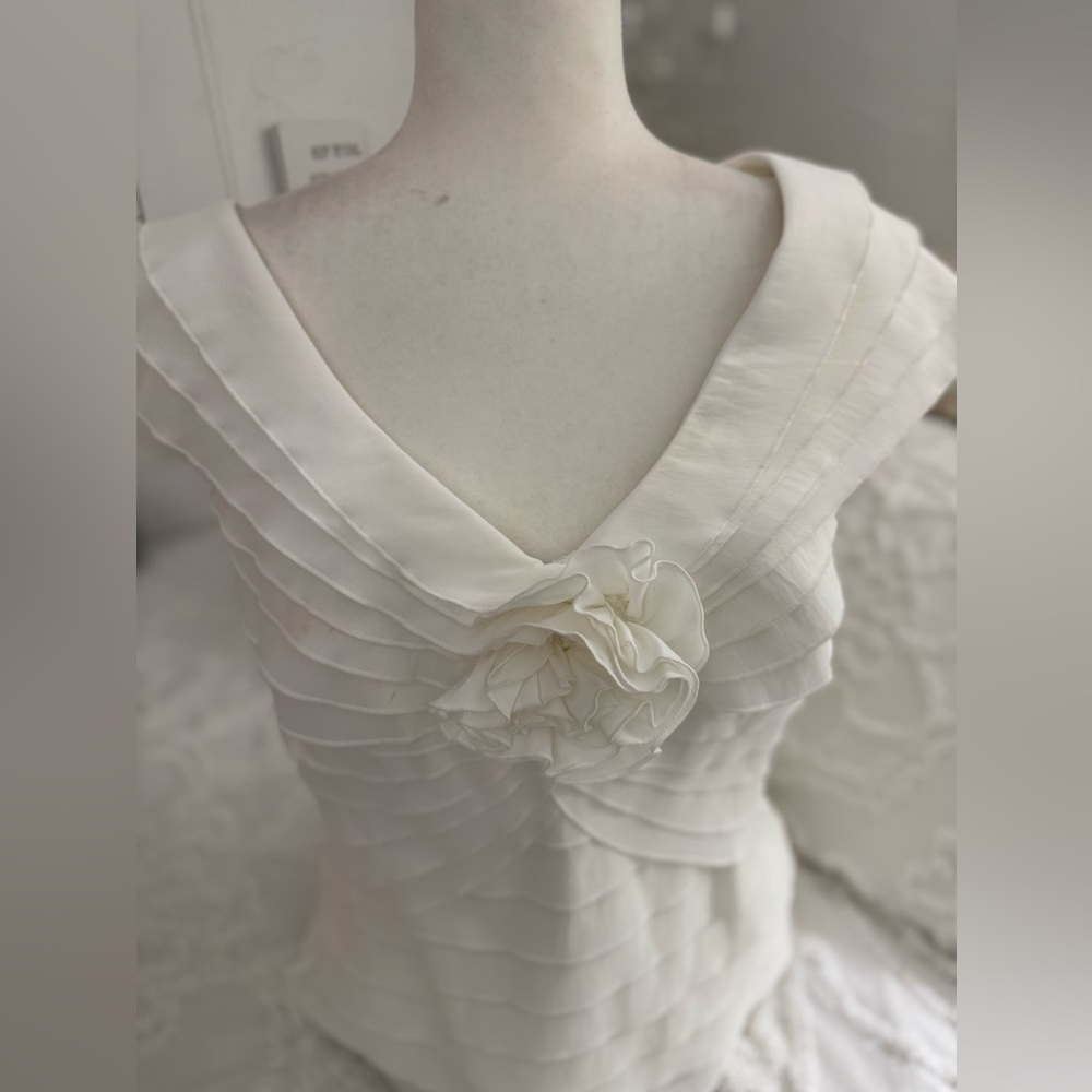 Tadashi Shoji Classic Cream Attire
